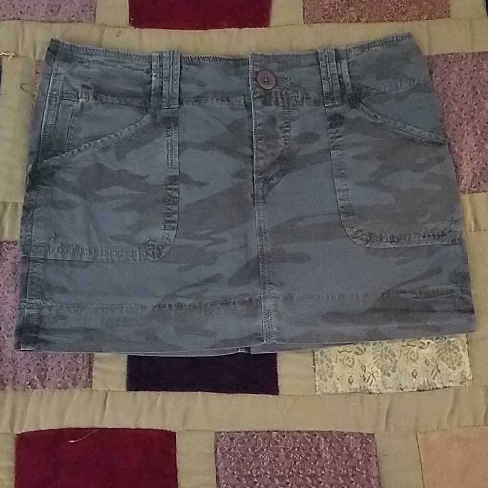 American Eagle Gray Camo Mini Skirt